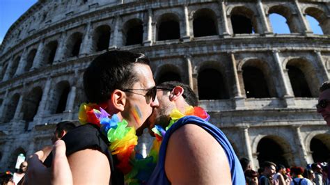 incontry gay roma|To Rome with gay love: i quartieri gay di Roma